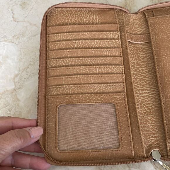 Matt & Nat Large Central Zip Around Vegan Wallet - Picture 11 of 13